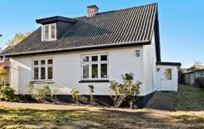 Beautiful Home In Omø With Wifi